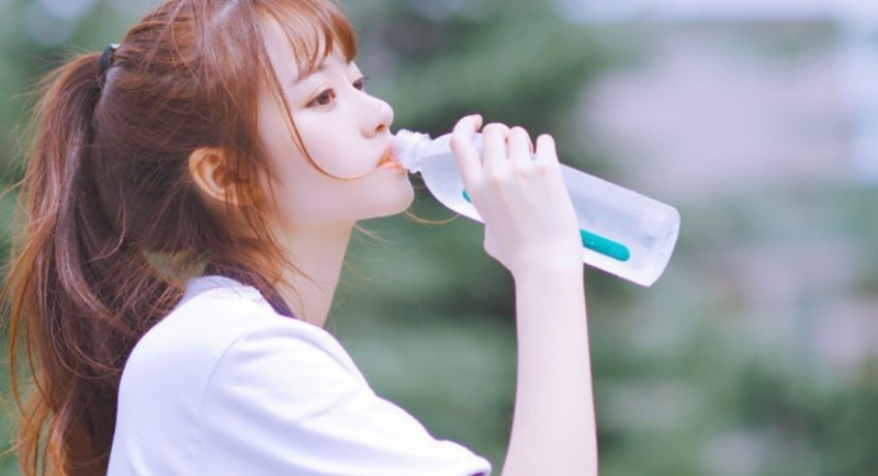 5 loai nuoc giup da mat dep len trong thay