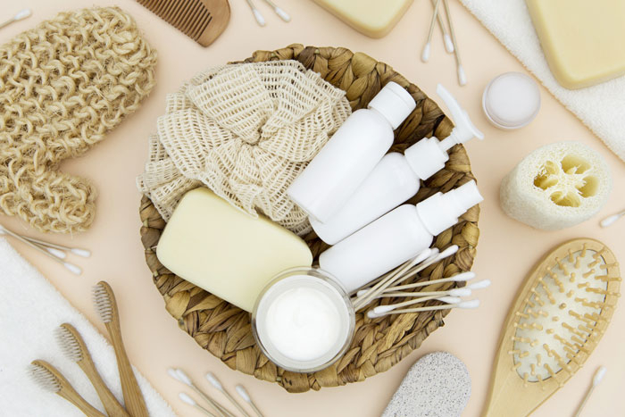 sua tam hay xa phong tot hon cho lan da